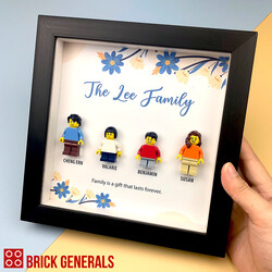 Blossom Frame with Minifigs